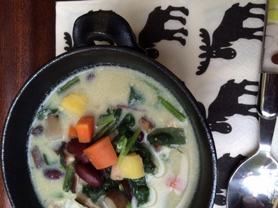 秋野菜と豆乳のあったか薬膳美スープの写真