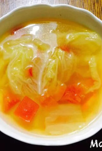 白菜とトマトのコンソメスープ