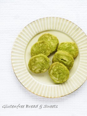 抹茶のマーブル米粉クッキー