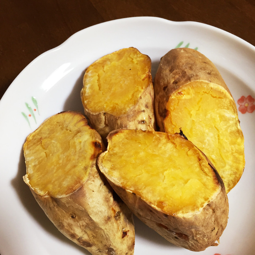 タミさんのパン焼器で焼き芋の画像