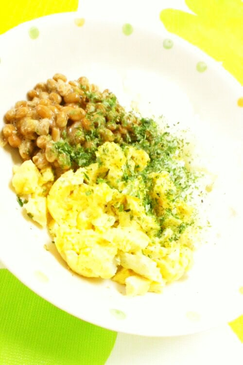 簡単◎納豆と卵の朝食プレートごはんの画像