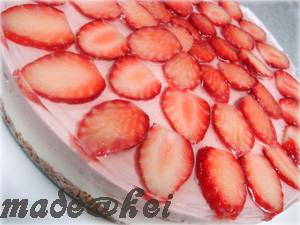 *2007年雛祭りケーキ*苺チーズケーキの画像