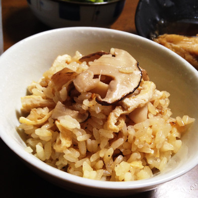 秋の味覚   簡単！松茸ご飯の写真