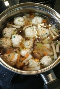 鶏豆腐団子、キノコの優しい味の中華スープ