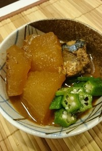 鯖の味噌煮缶と冬瓜で簡単煮物