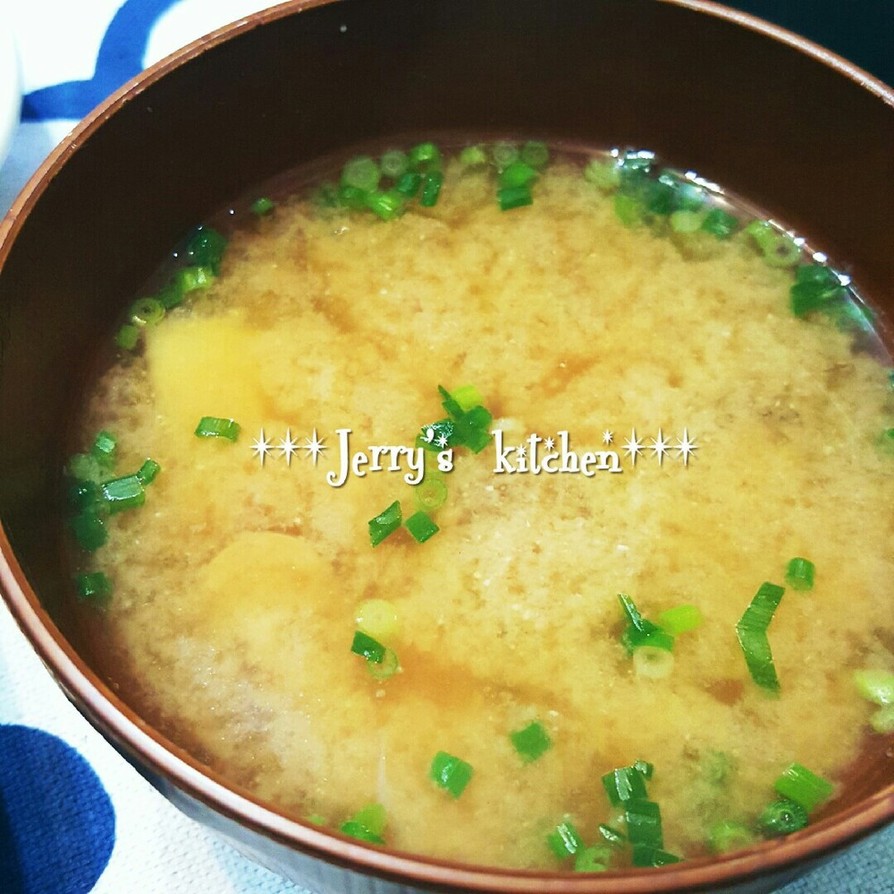 秋味✿きのこと里芋の味噌汁♪の画像