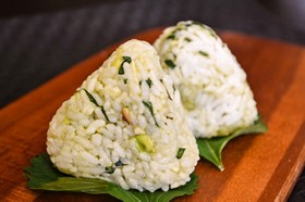 アボカド醤油漬け入り オイルおにぎり