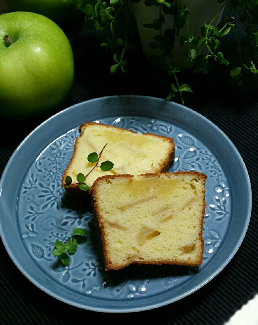 リンゴのパウンドケーキの画像