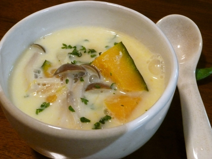 簡単！冬野菜（かぼちゃ）の豆乳味噌スープの画像