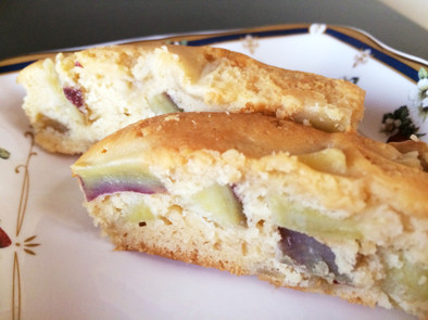 さつまいもとリンゴのマヌカ風味ケーキの写真