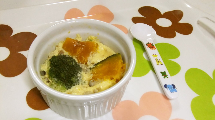 離乳食：カボチャとブロッコリーの茶碗蒸しの画像