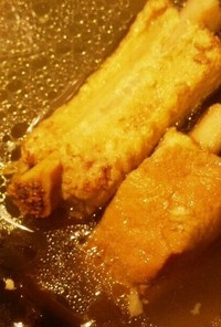 骨つき豚の海草スープ