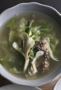 舞茸と白菜と牛肉の生姜スープ