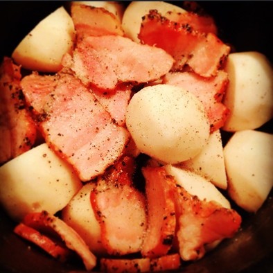 里芋とベーコンのペッパー煮の写真