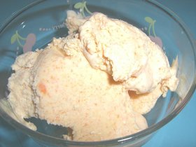 ほんのりオレンジ色にんじんアイス