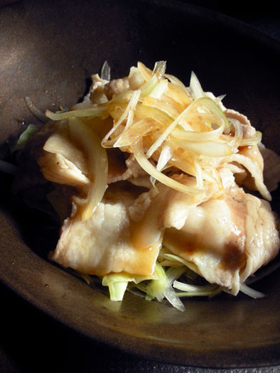 簡単！豚バラ肉とキャベツの中華風サラダの写真