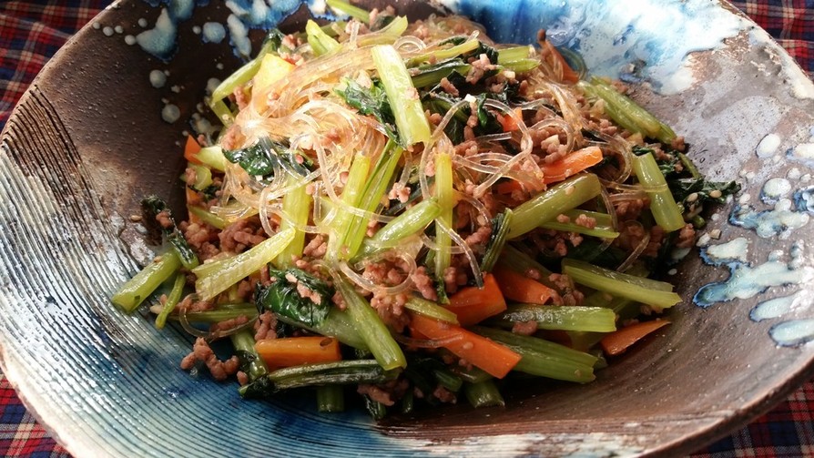 栄養満点☆小松菜と挽き肉のチャプチェ風の画像