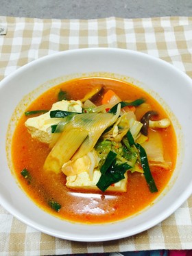野菜たっぷりコチュジャンでチゲ鍋風★