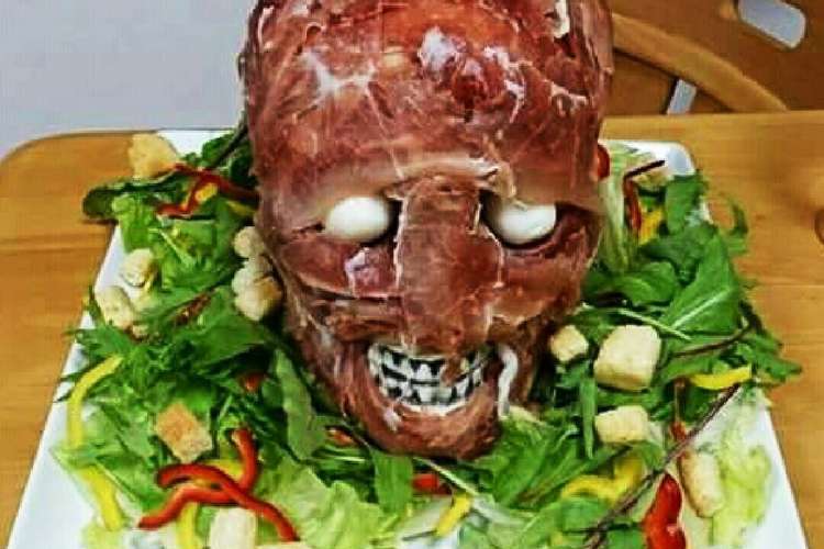 ハロウィン 頭蓋骨生ハムシーザーサラダ レシピ 作り方 By ぺそし クックパッド