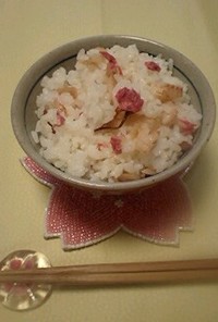 桜と干物の春色混ぜご飯♪