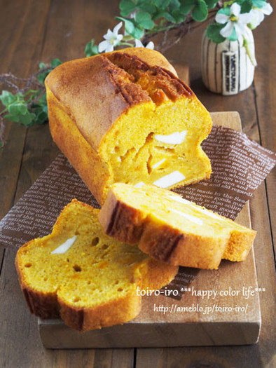 かぼちゃとクリチの黄金色パウンドケーキの写真