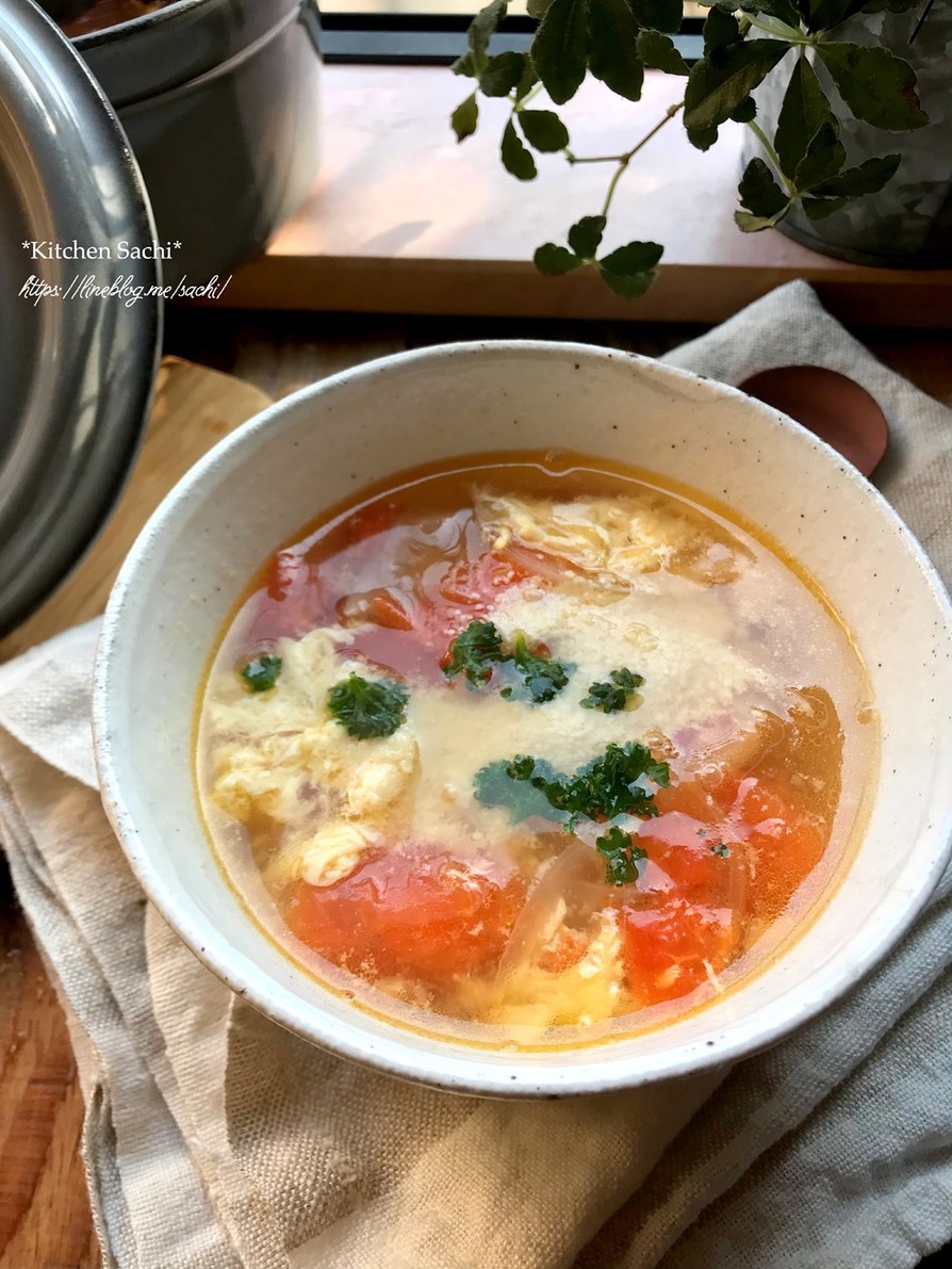 トマトと玉子のコンソメスープの画像