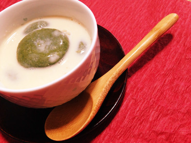 寒い日のデザート☆抹茶白玉豆乳味噌汁の写真