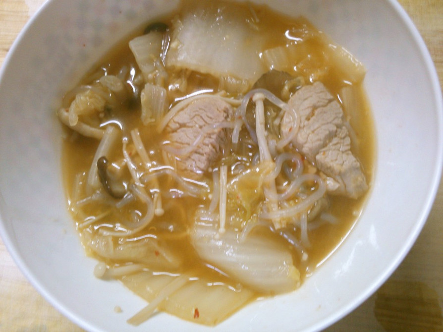 豚肉と白滝 白菜キノコのピリ辛中華煮込みの画像