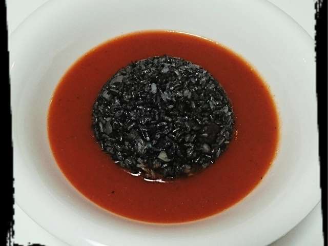 イカスミとトマトのハロウィンスーチャ By くろくま キッチン