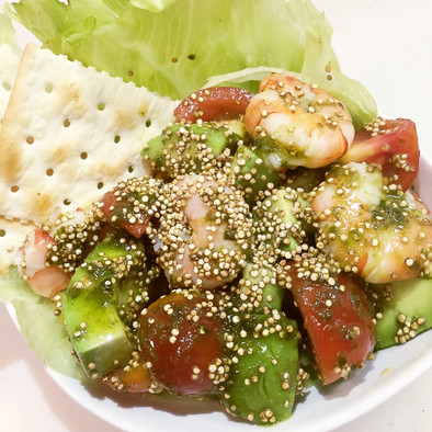 スーパーフード　ローストキヌアのサラダの写真