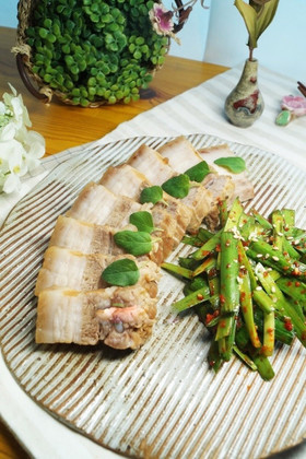 ハーブ入り味噌の豚バラ肉煮とニラ和え