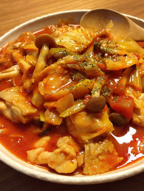 簡単!鶏もも肉とキャベツのトマト煮☆