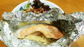 うちの鮭のホイル焼き~( v^-゜)♪