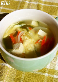 カニカマ豆腐のふわ玉わかめスープ