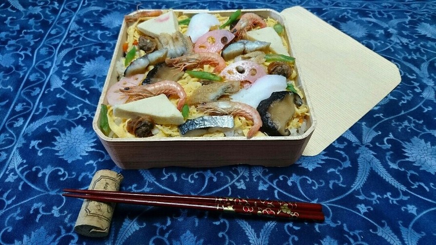 お祭りにはばら寿司の画像