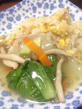 簡単☆野菜たっぷり豚肉あんかけチャーハン