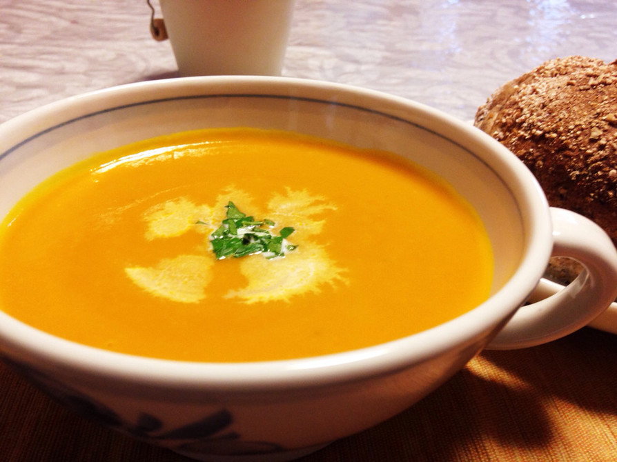 かぼちゃと人参の豆乳入りスープの画像
