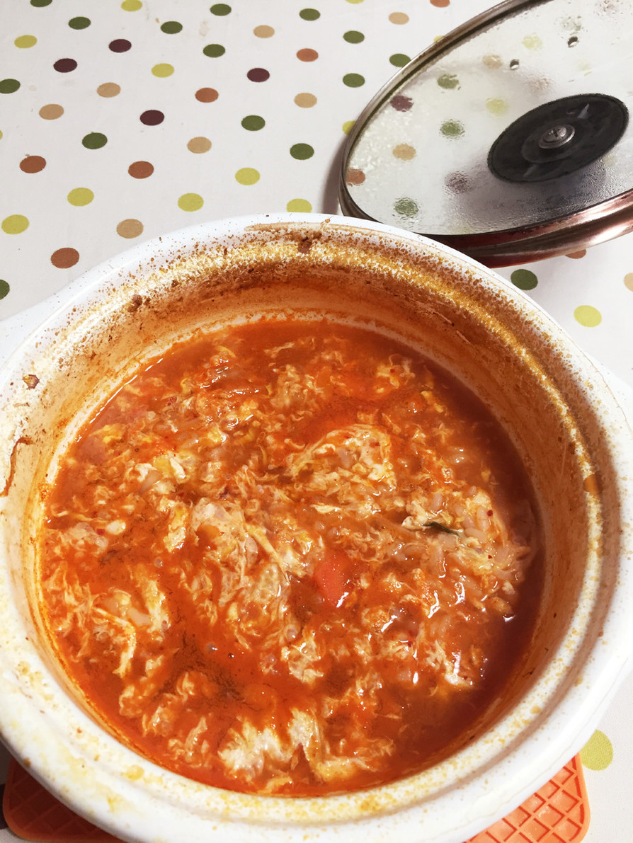 キムチ鍋のシメ雑炊(｡ ・`ω・´)の画像