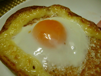 簡単！美味しい＊マヨネーズ卵トースト＊♪の写真