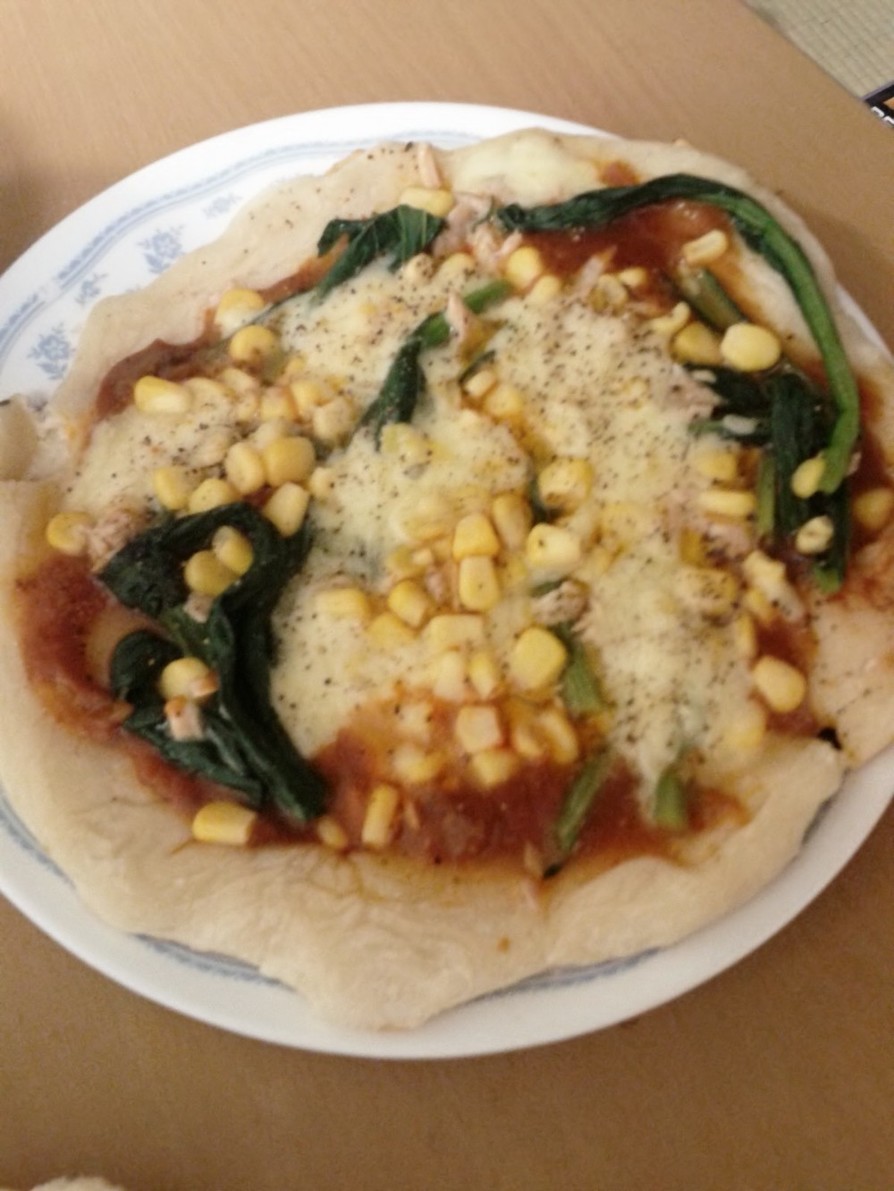小松菜とコーンのミートピザの画像