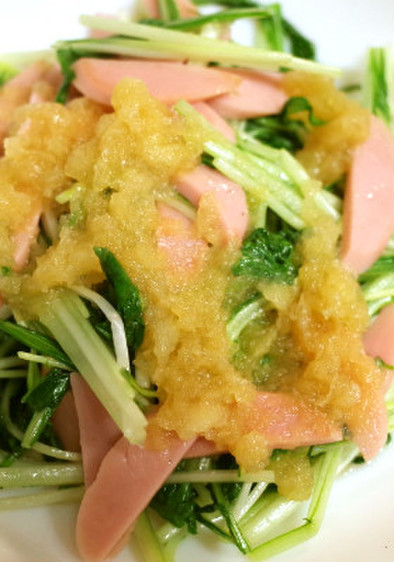 簡単！水菜とソーセージの温サラダの写真