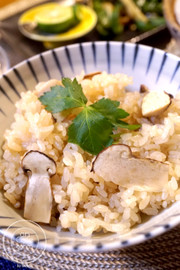 秋の香*簡単美味しい♡絶品料亭の松茸ご飯の写真