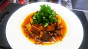 鶏肉とおからのハンバーグ きのこソースの写真