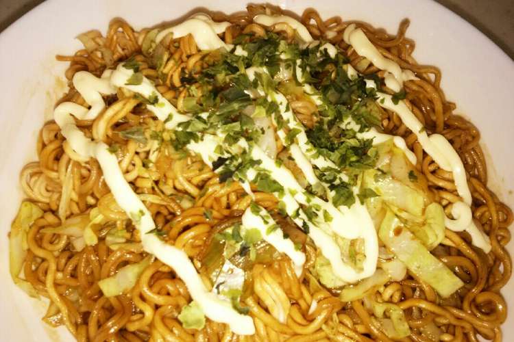 カップ焼きそばに肉や野菜を してずぼら飯 レシピ 作り方 By 美貴姉 クックパッド 簡単おいしいみんなのレシピが350万品