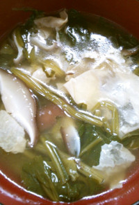 簡単 ほうれん草と椎茸 湯葉の中華スープ