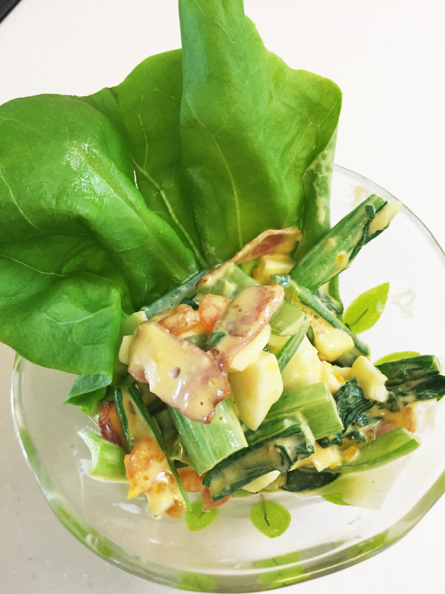 小松菜&卵のサラダ。カリカリベーコン添えの画像