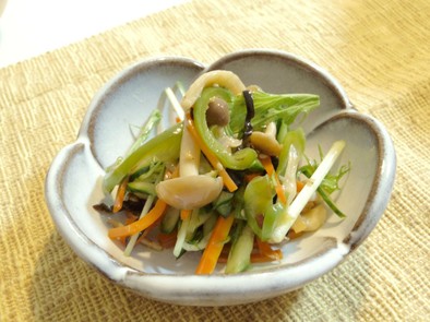 さっと炒めて漬ける！野菜の中華サラダの写真