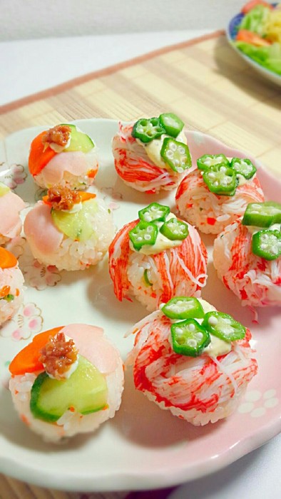 野菜たっぷりお花手まり寿司の写真