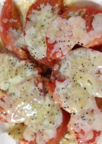 フライパンで簡単！トマトのチーズ焼き