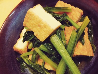簡単おいしい！小松菜と厚揚げの煮物の写真
